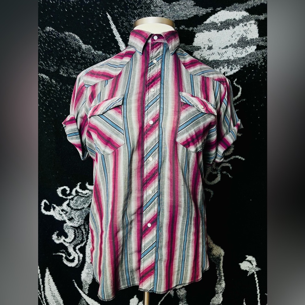 VTG 1990s Wrangler Multicolor Pearl Snap Short-Sleeved Shirt